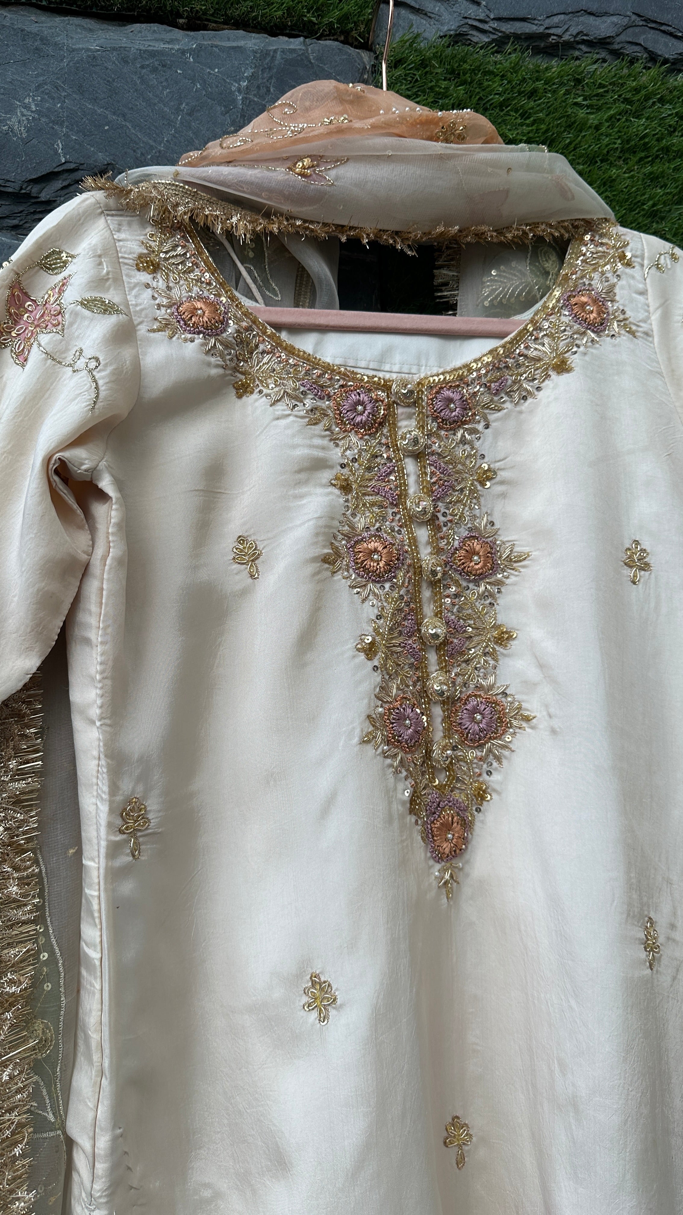 Chand Taara Silkpainted Garara set