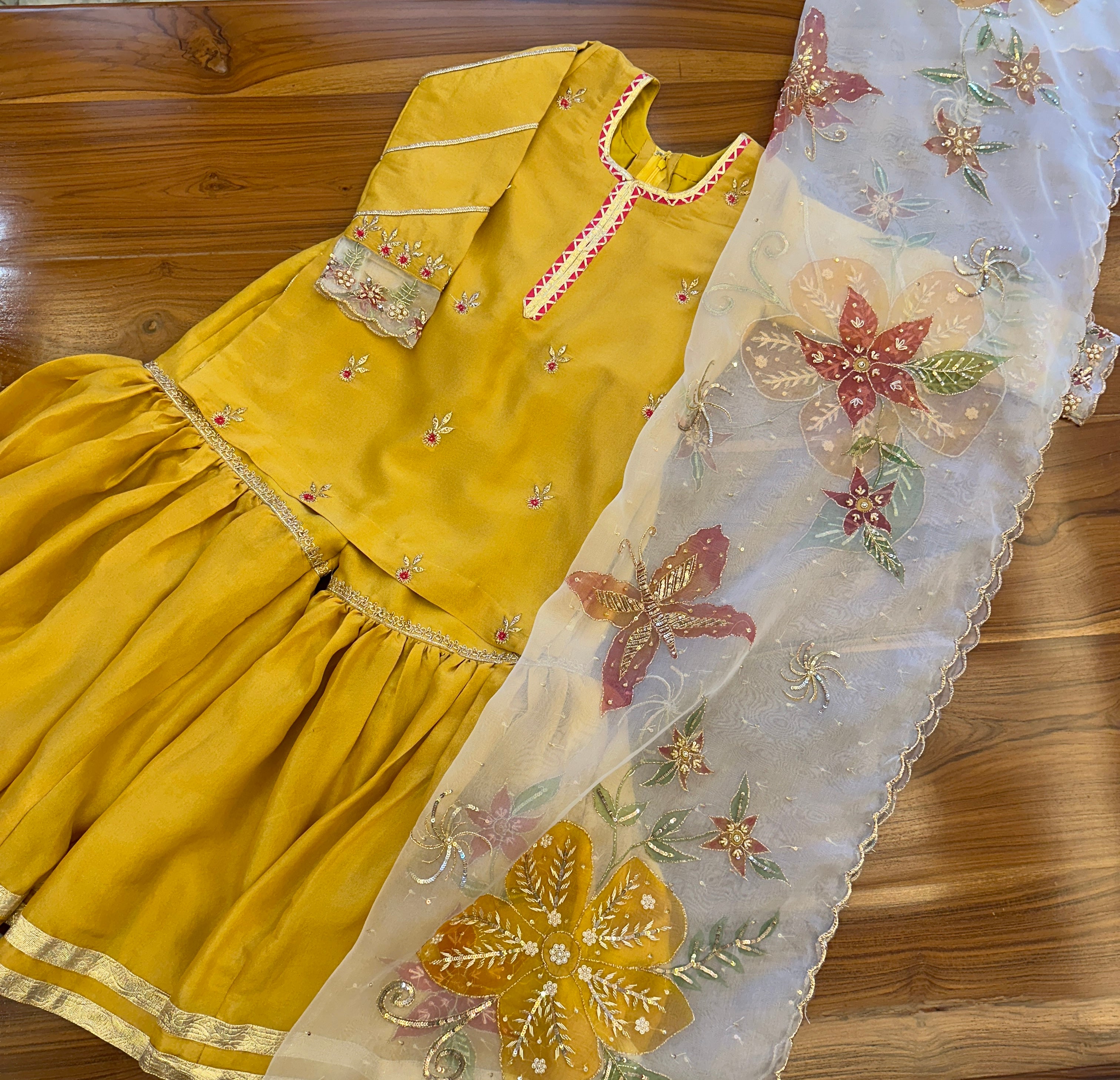 Sunehri Kids Garara set