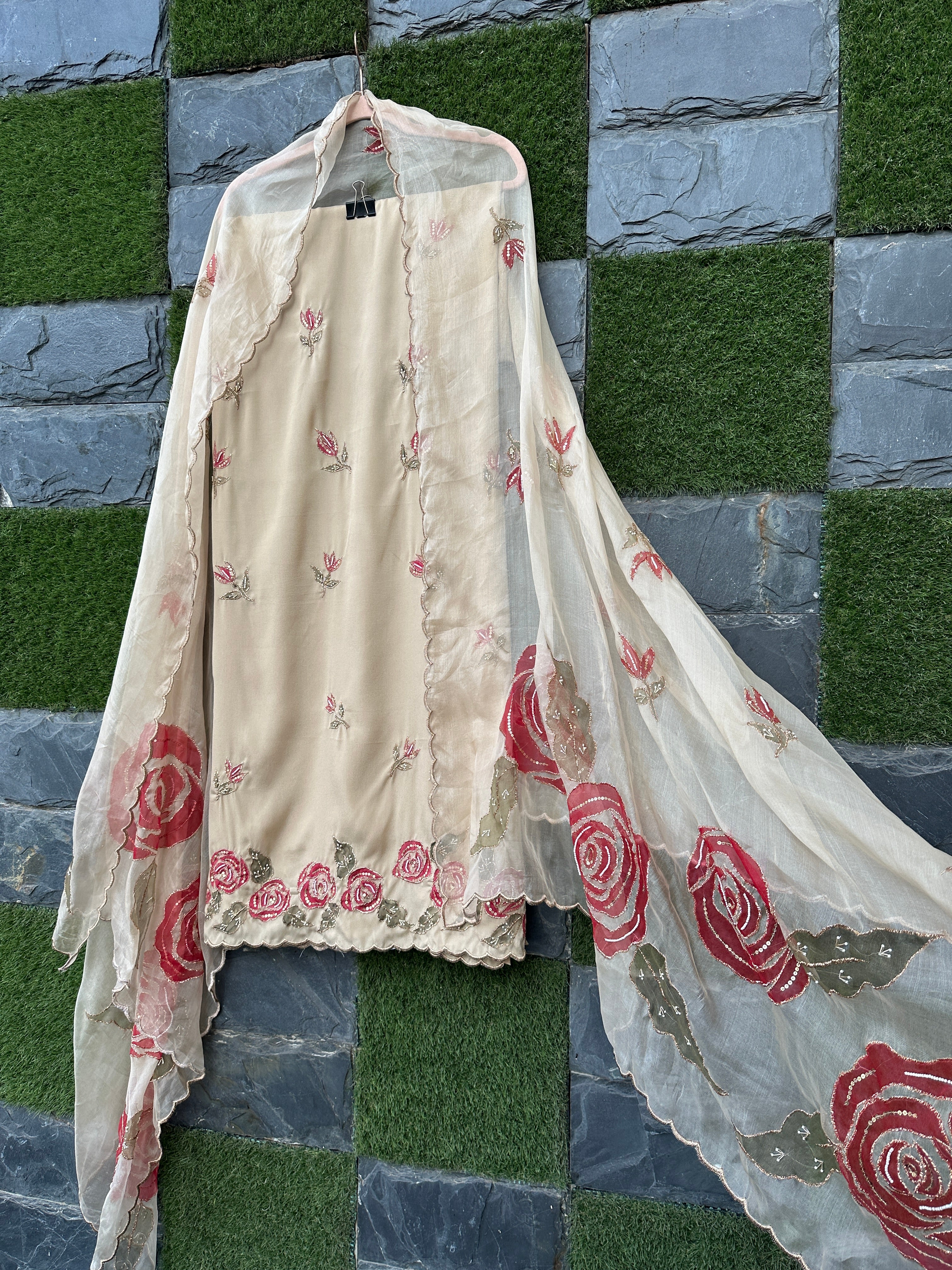 Beige Rosé Unstitched 3 piece set