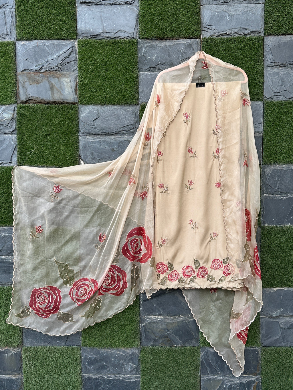 Beige Rosé Unstitched 3 piece set