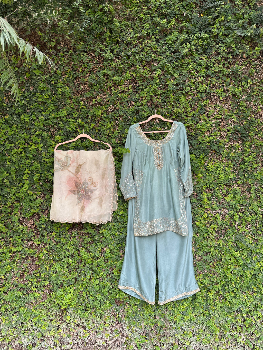 Neelam Noor suit